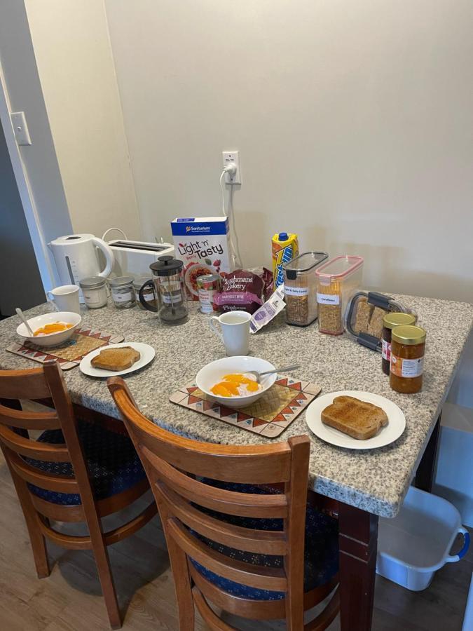 Swanson-Waitakere Stay In Scenic Sunrise オークランド エクステリア 写真